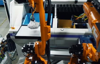 El dispositivo robotizado que consigue doblar camisetas